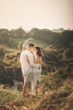 fotograf, fotografia, narzeczeńska, plener, portfolio, śląsk, bytom, cieszyn, dąbrowa górnicza, gliwice, jastrzębie, katowice, pawłowice, pszczyna, racibórz, rybnik, tychy, wodzisław, zabrze, żory, toskania, włochy, włoski, świętokrzyskie, ponidzie, kraków, kielce, sandomierz, pary, miejsce, sesja, portret, zakochani, zaręczeni, zachód, słońce, złota godzina