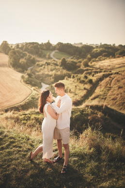 fotograf, fotografia, narzeczeńska, plener, portfolio, śląsk, bytom, cieszyn, dąbrowa górnicza, gliwice, jastrzębie, katowice, pawłowice, pszczyna, racibórz, rybnik, tychy, wodzisław, zabrze, żory, toskania, włochy, włoski, świętokrzyskie, ponidzie, kraków, kielce, sandomierz, pary, miejsce, sesja, portret, zakochani, zaręczeni, zachód, słońce, złota godzina