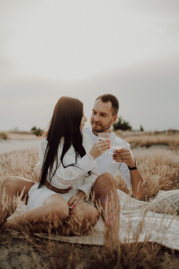 Bytom, Gliwice, Jastrzębie, Katowice, Kraków, Niepozowane, Racibórz, Rybnik, Wodzisław, biała, błędowska, fotograf, fotografia, godzina, golden hour, narzeczeńska, pary, piasek, piknik, prosecco, pustynia, sesja, sukienka, zaręczyny, złota, Śląsk, ślub, Żory