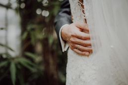 Bytom, Gliwice, Jastrzębie, Katowice, Pan młody, Panna młoda, Racibórz, Rybnik, Wesele, Wodzisław, botaniczny, fotograf ślubny, fotografia ślubna, garnitur, małżeństwo, natura, ogród, palmiarnia, państwo młodzi, rośliny, suknia ślubna, zielono, Śląsk, Żory