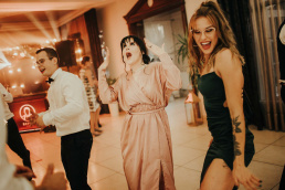 boho, bytom, cieszyn, czerwionka, dj matyjas, dom przyjęć contra, fotograf, fotografia, garnitur, gliwice, jastrzębie, katowice, leszczyny, moments, młoda, młody, okolicznościowa, pan, pani, panna, pawłowice, pszczyna, racibórz, red dress studio, ruda śląska, rybnik, sukienka, suknia, ustroń, vintage, wesele, wisła, wodzisław, zabrze, ślub, ślubna, śląsk, żory
